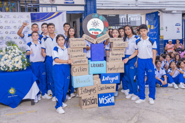 actocivicocumplecolegio
